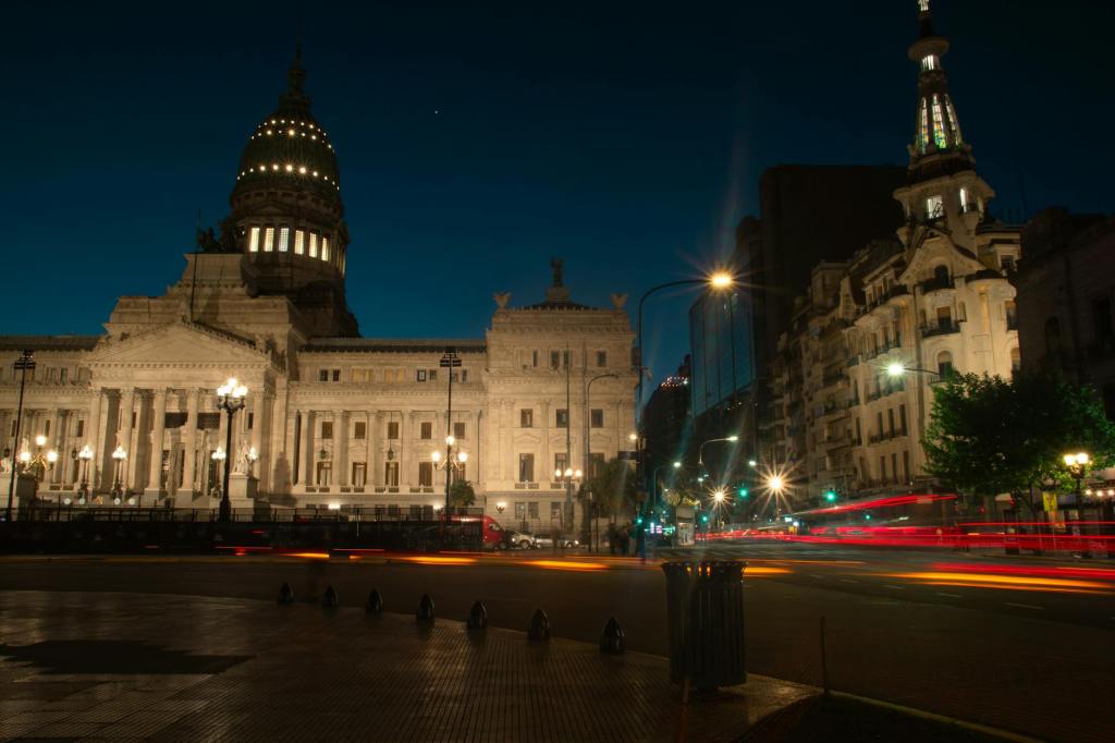 Desalojo preventivo en Ministerio de Economía por amenaza&nbsp;explosiva